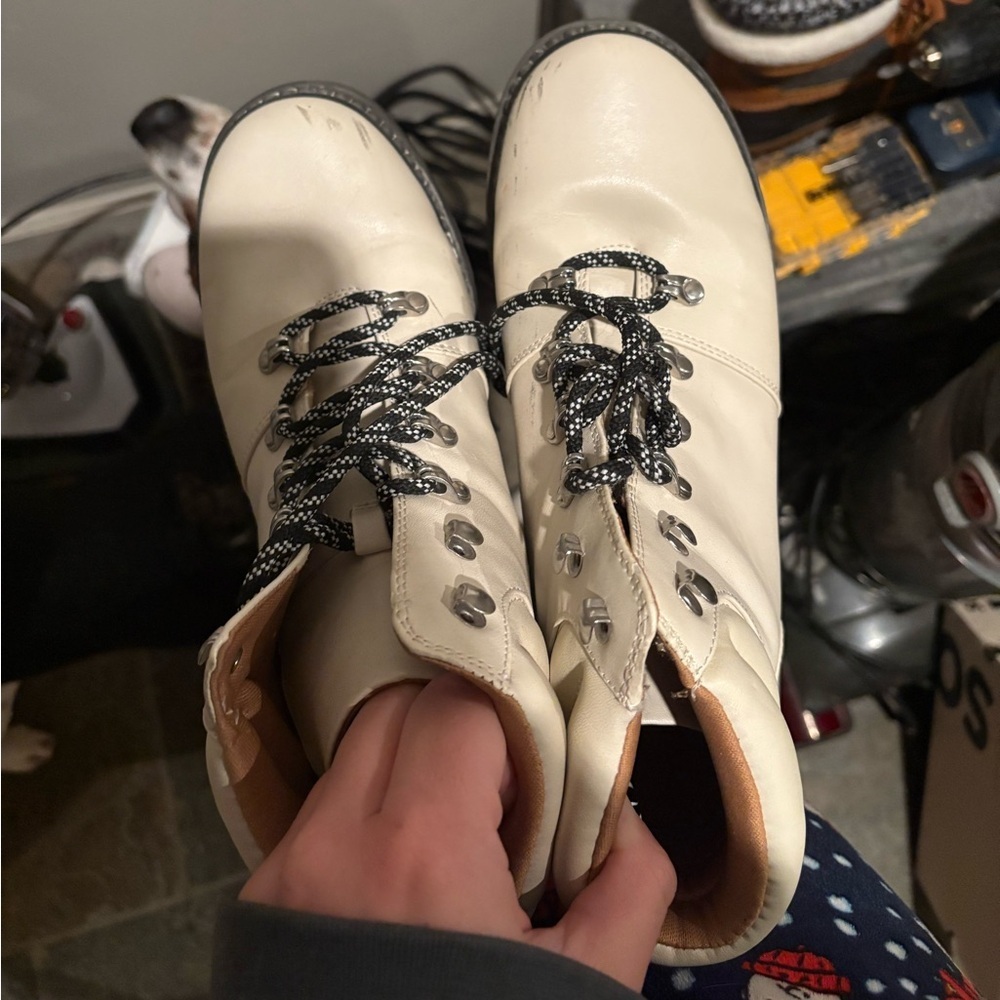 Women’s Cream Lace-Up Ankle Boots • Size 9.5 • Chunky Sole - Picture 3 of 7